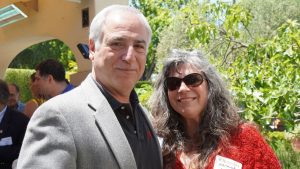 Richard Lotti ’78, MBA ’79 with his wife Katrina at Trustee Nancy Mueller's Summer Garden Party in June.
